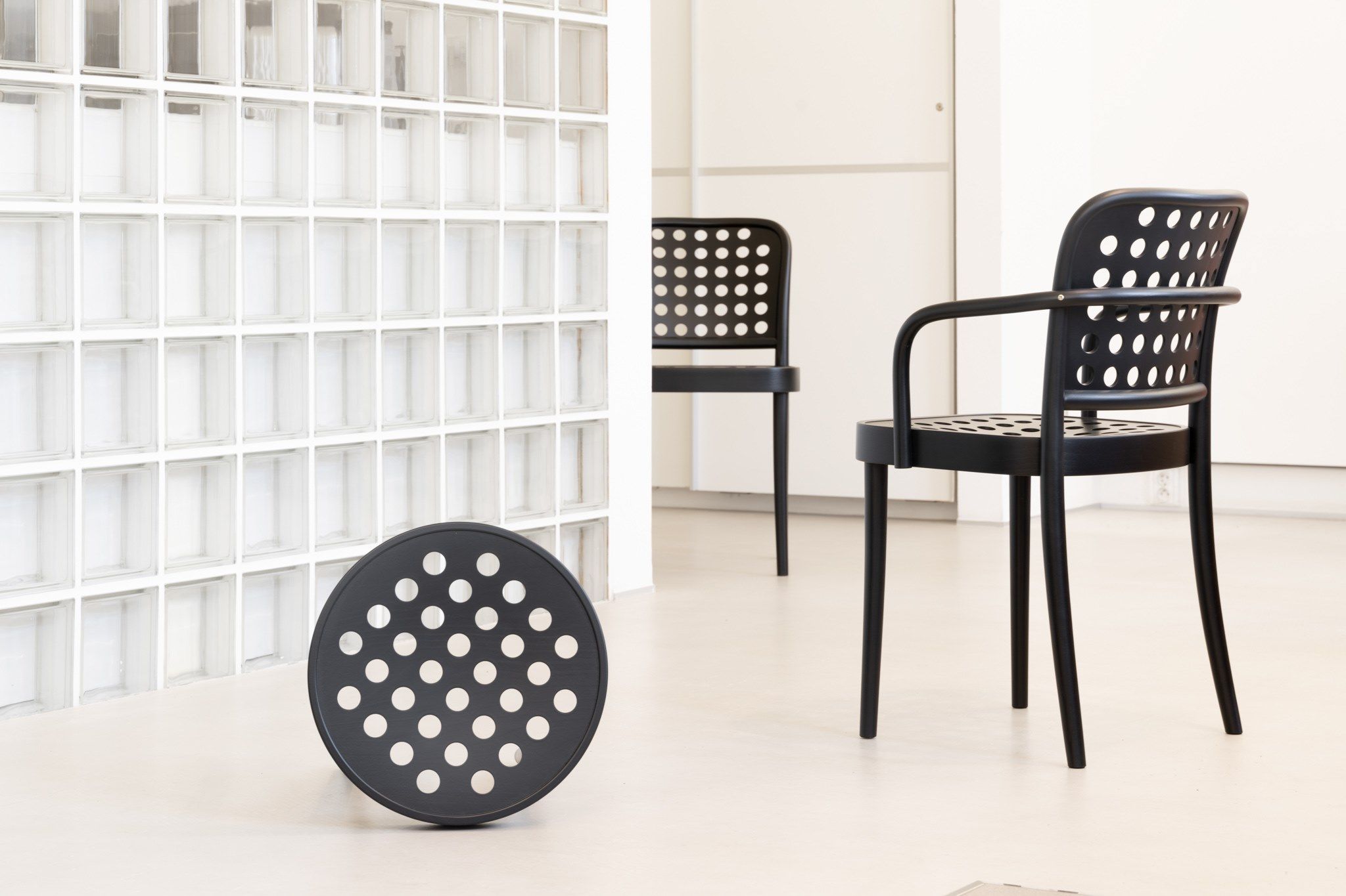 Деревянный стул с подлокотниками TON 822 ARCH-00150109 - Вид №2