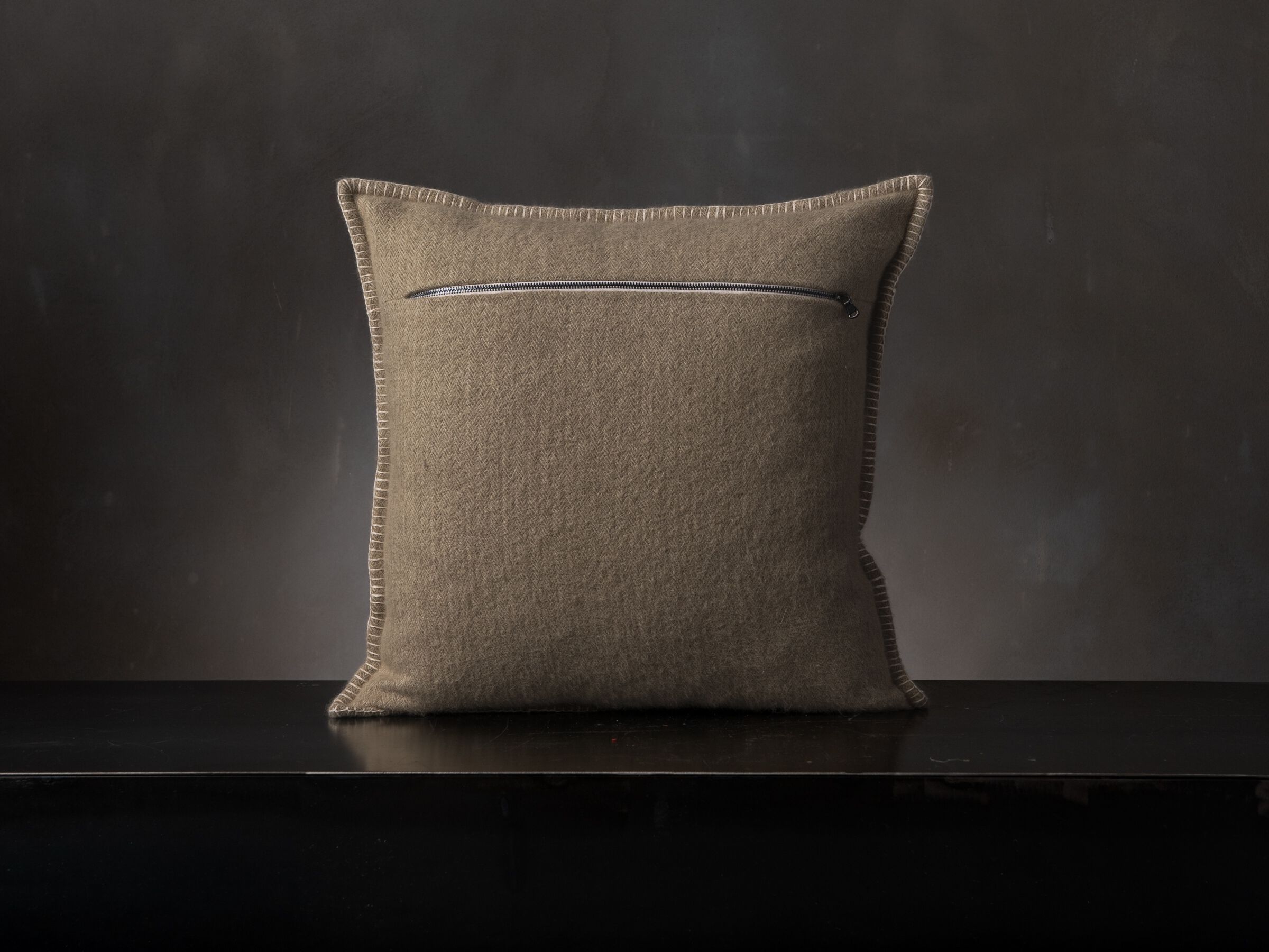 Квадратная подушка в ангоре The House of Lyria FIORENTINO ARCH-00083372 - Вид №1