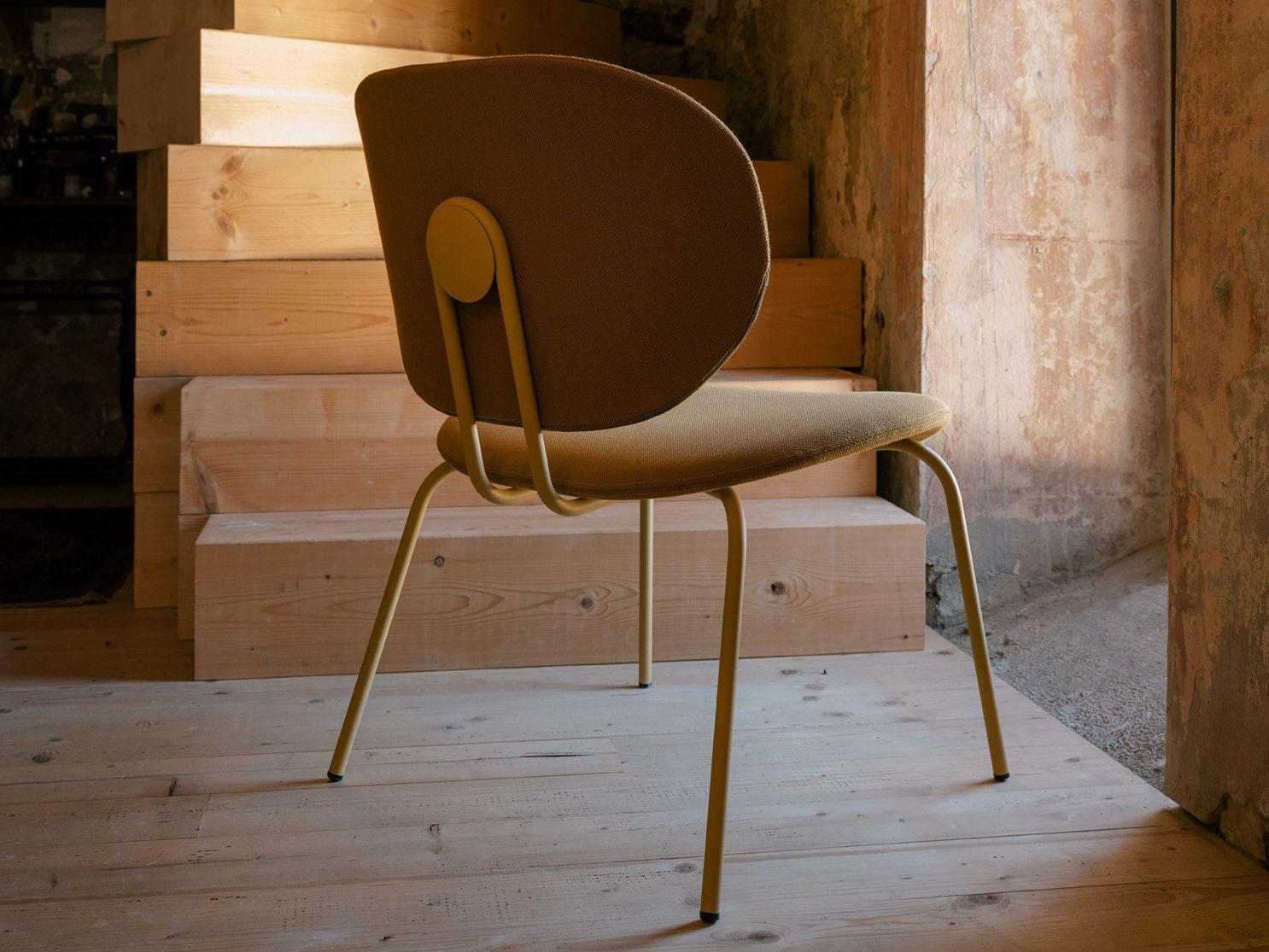 Стальной стул с мягким сиденьем ONDARRETA Hari ARCH-00051779 - Вид №4