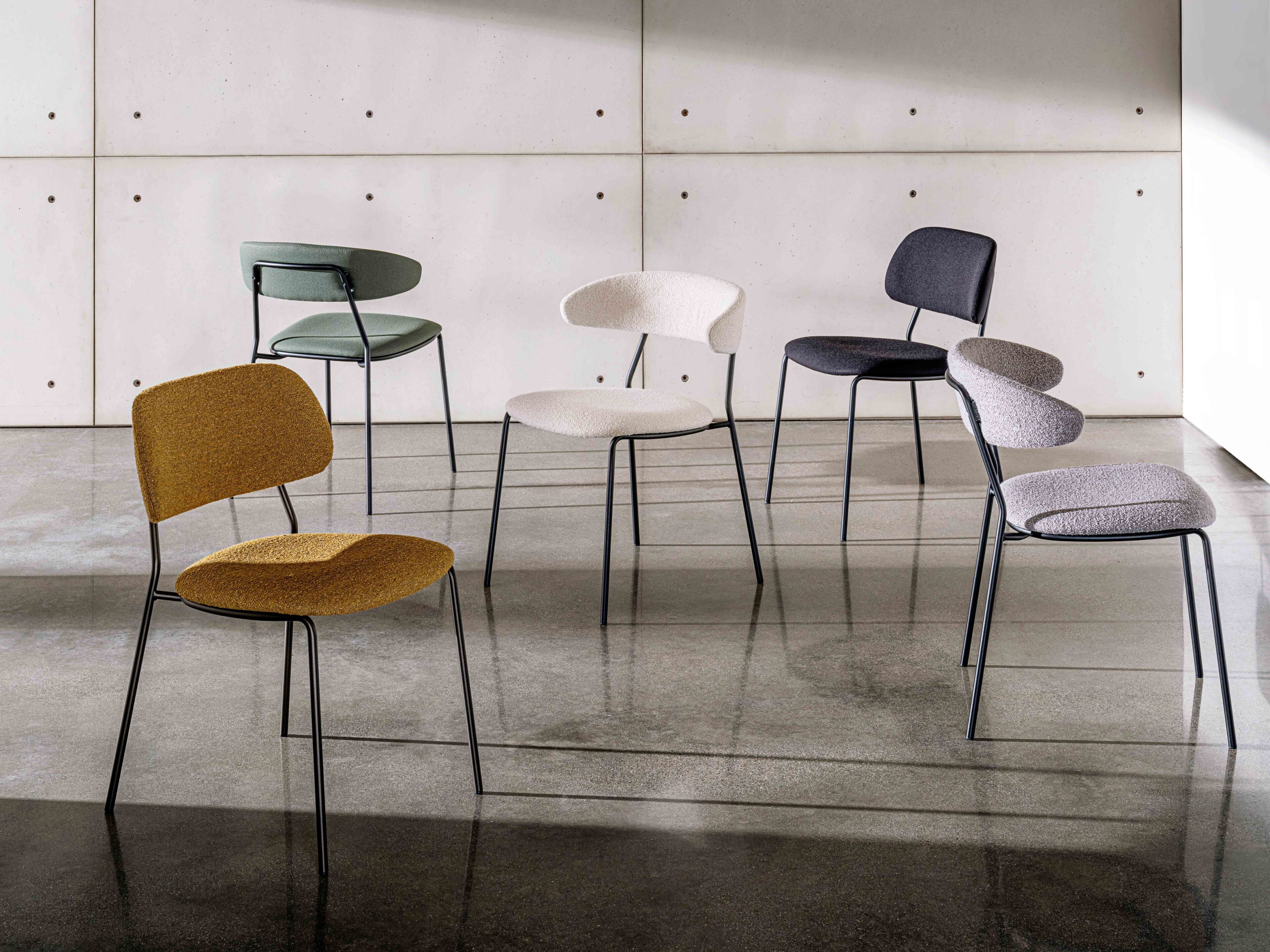 Тканевый стул с подлокотниками Sovet Italia SOFT LOW ARCH-00114196 - Вид №1