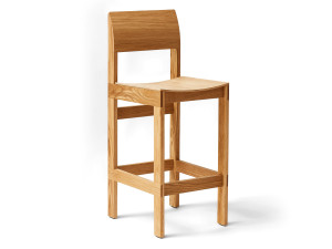 Высокий дубовый стул с подставкой для ног