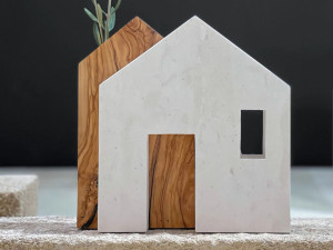 Безделушка / скульптура из камня Лечче и оливкового дерева