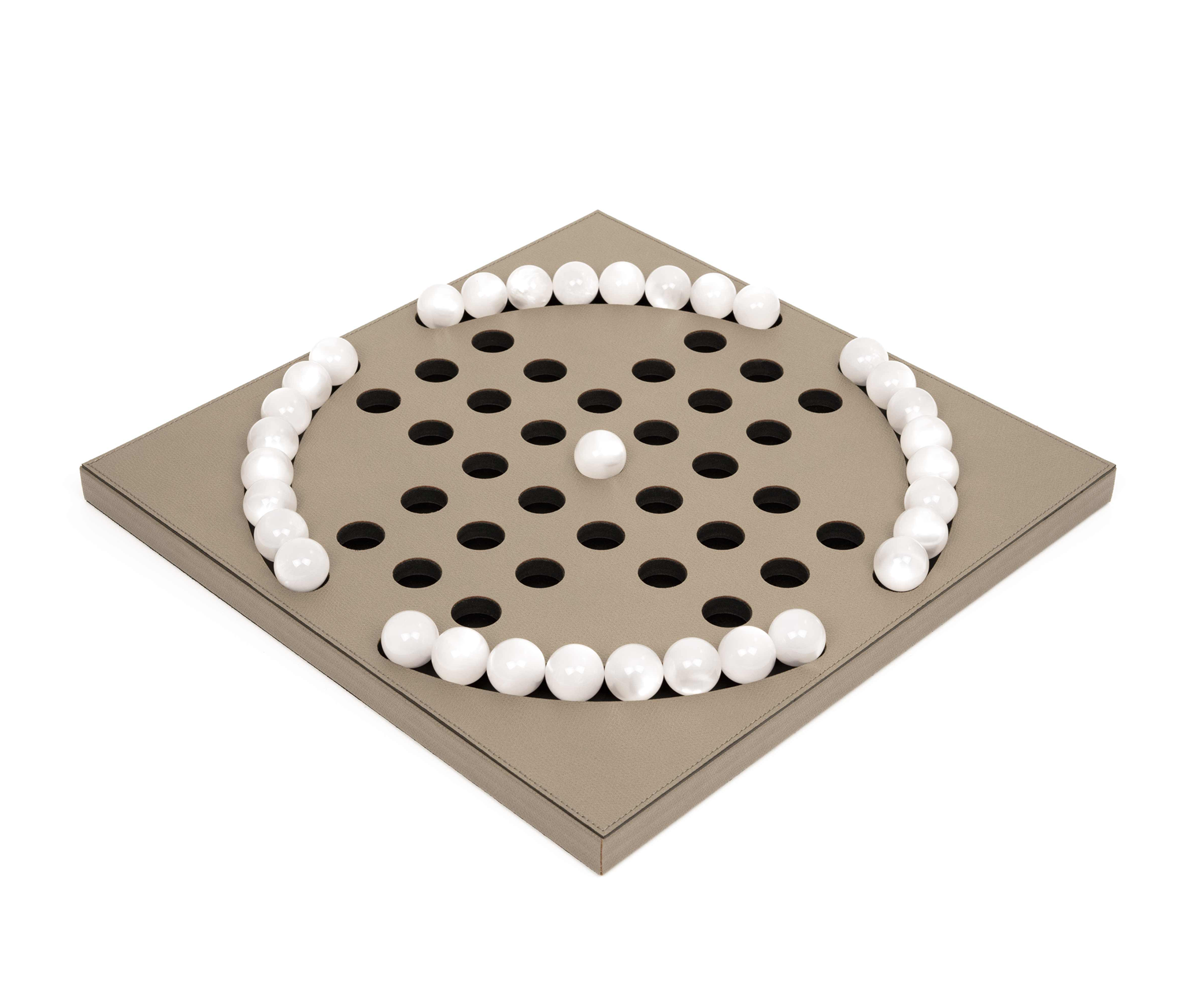 Пасьянс «Колышек» с жемчужными пешками - 39X39XH2,5 см / зернистая кожа_лимон Pinetti 00.1023.029.095