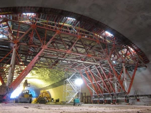 ULMA Construction Естественный туннельный вагон