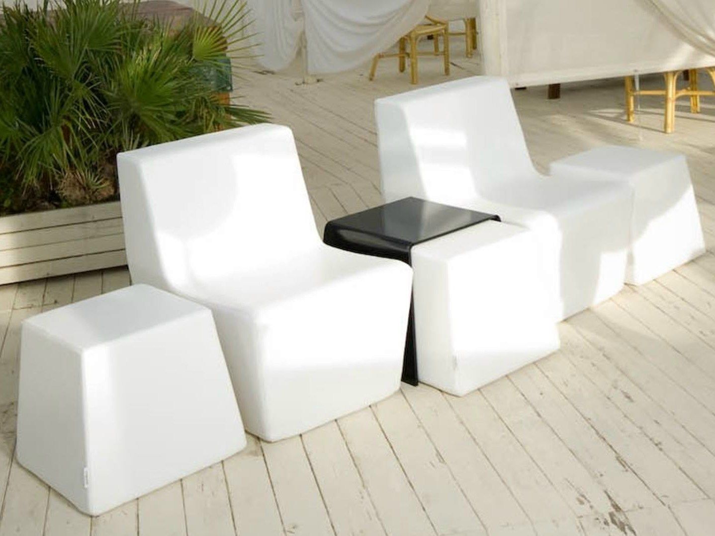 Низкий садовый столик Trona Diamonds ARCH-00013366