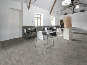 Виниловый пол под дерево