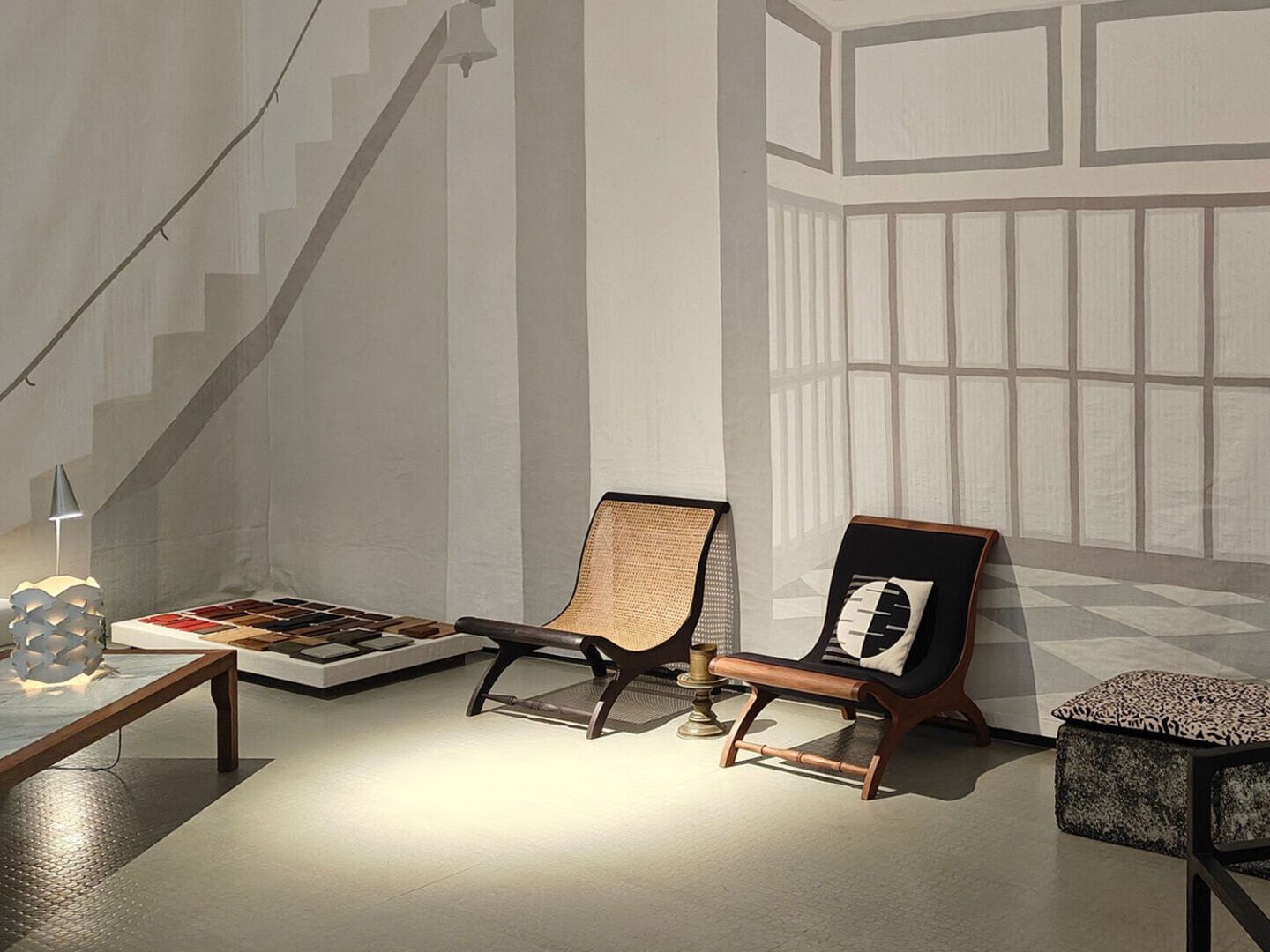 Кресло из тикового дерева без подлокотников с мягким сиденьем Phantom Hands Джеффри Бава ARCH-00011218 - Вид №2