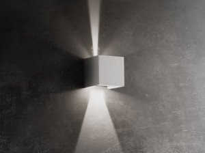 Открытый настенный светильник