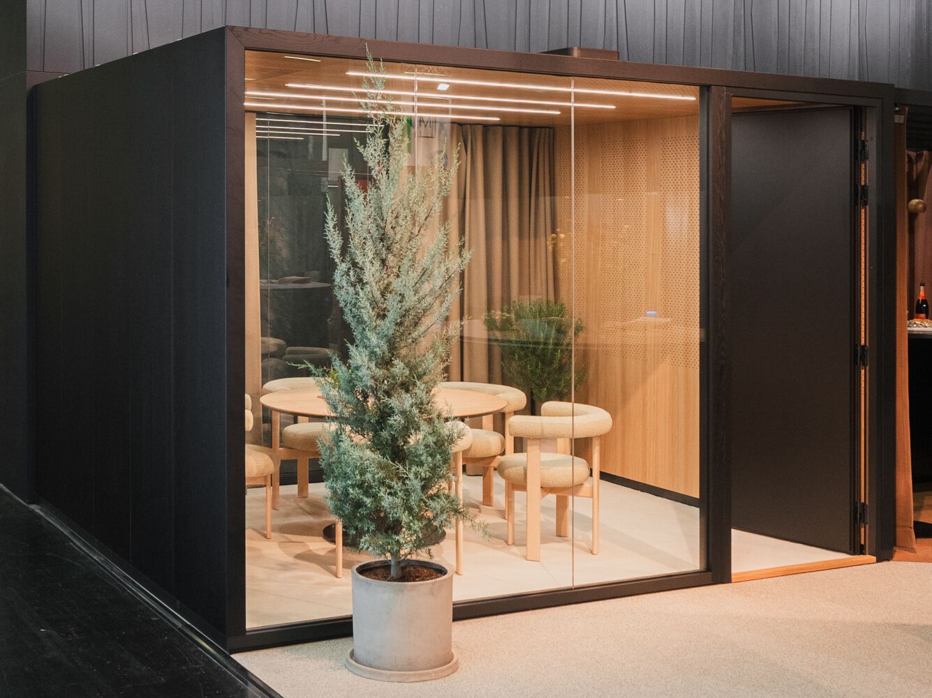 Мультимедийная многосторонняя акустическая офисная кабина Taiga Concept Lohko Flex ARCH-00151873 - Вид №5