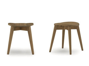 Деревянный низкий стул