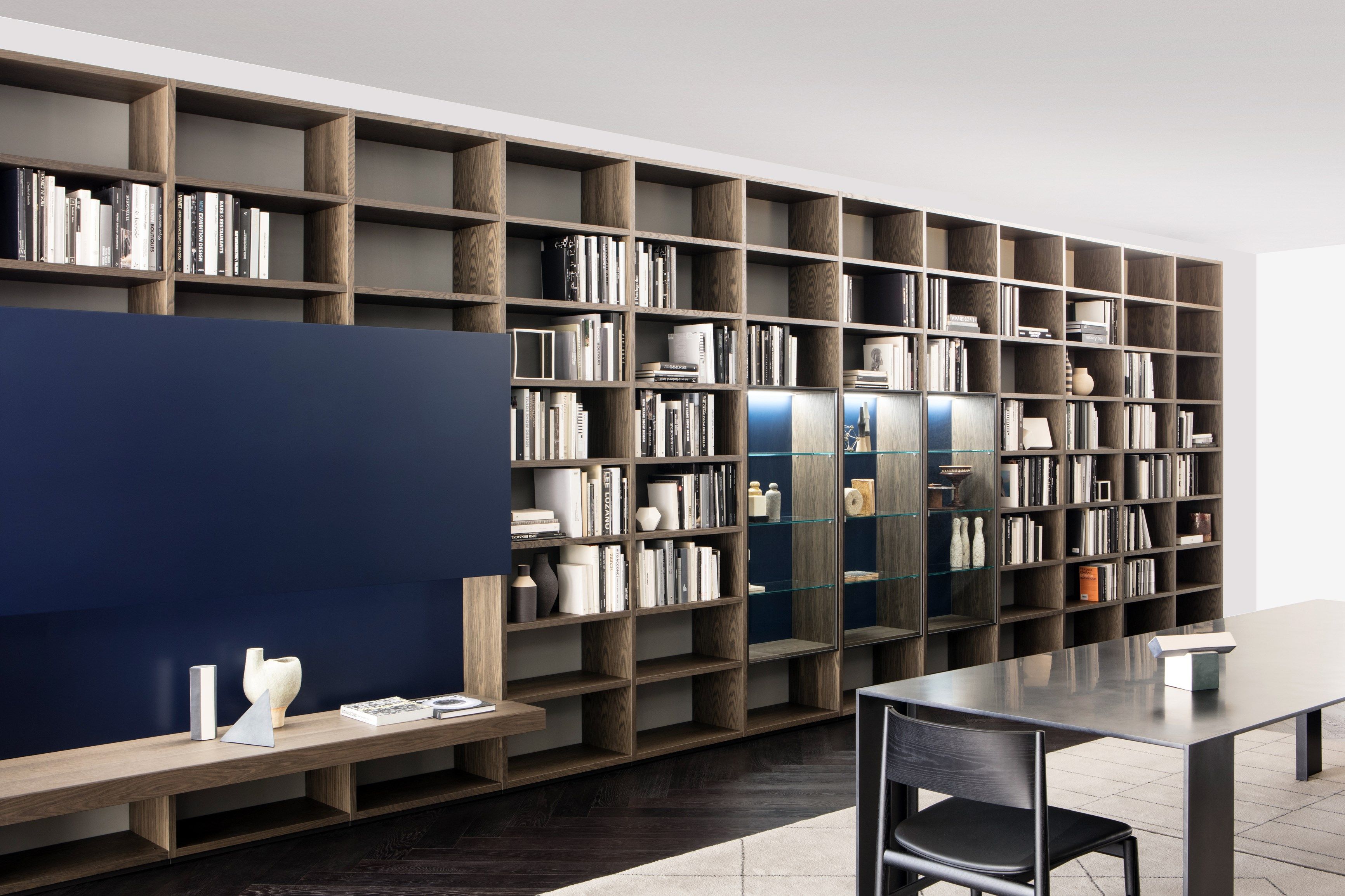 Настенный книжный шкаф из грецкого ореха Porro SYSTEM ARCH-00038451 - Вид №1