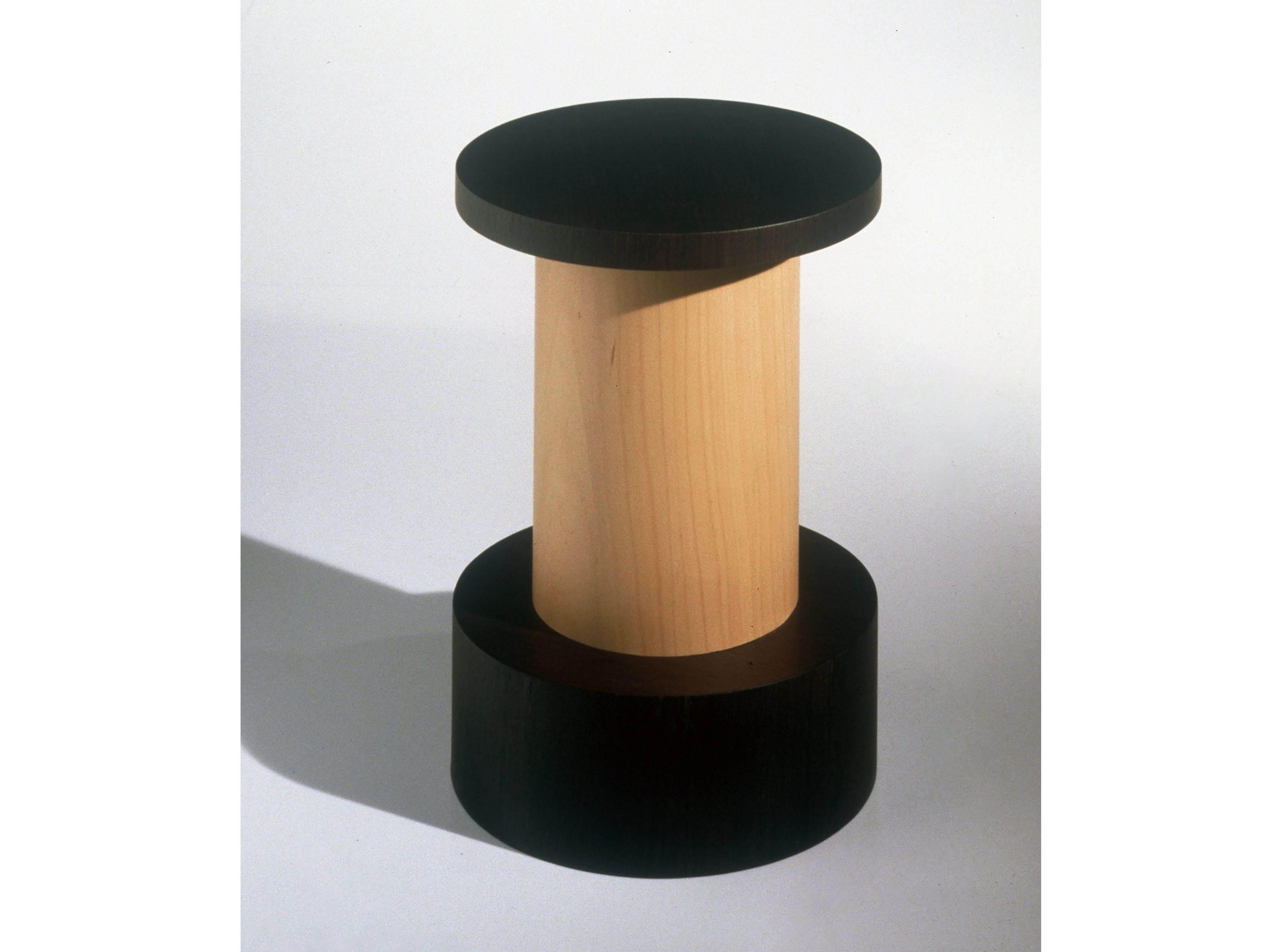 Круглый деревянный журнальный столик OAK Ettore Sottsass Limited Edition ARCH-00005875