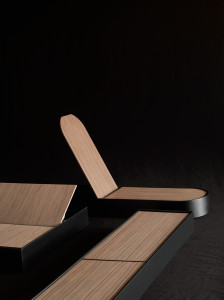 Деревянный овальный журнальный столик с отсеком для хранения