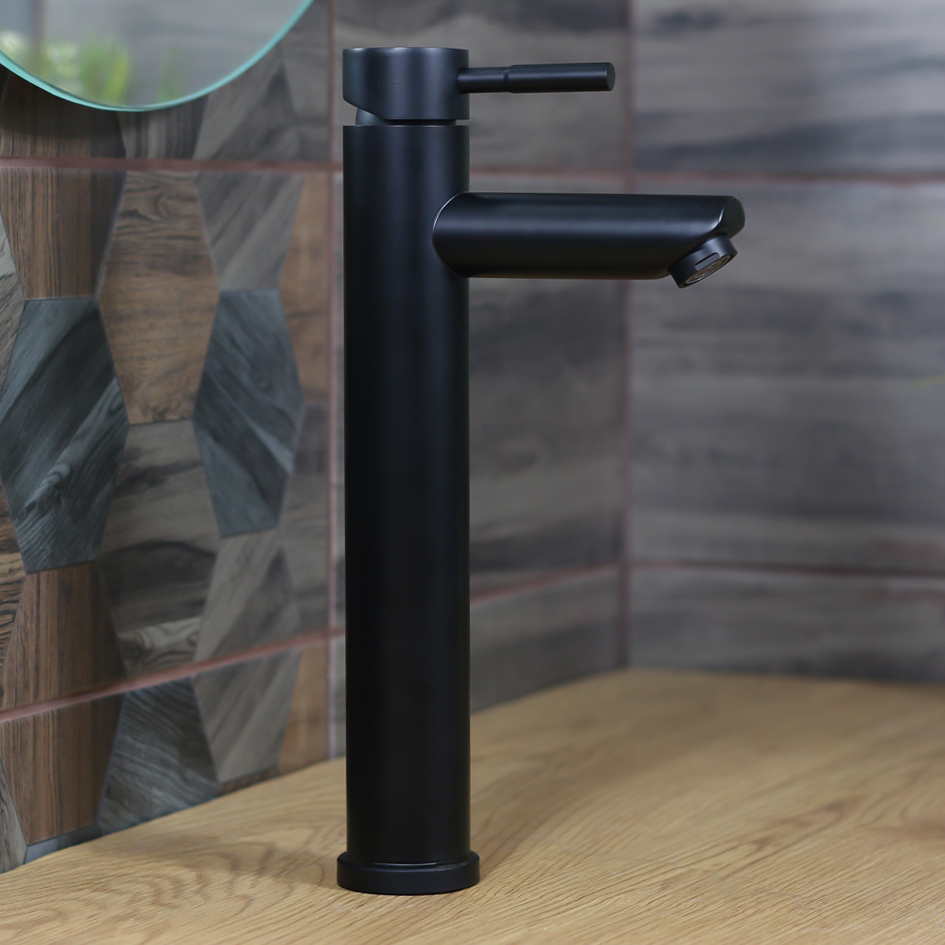 Смеситель д/ум MELANA-610102B Tondo нерж.сталь, однорычажный, черный, литой излив