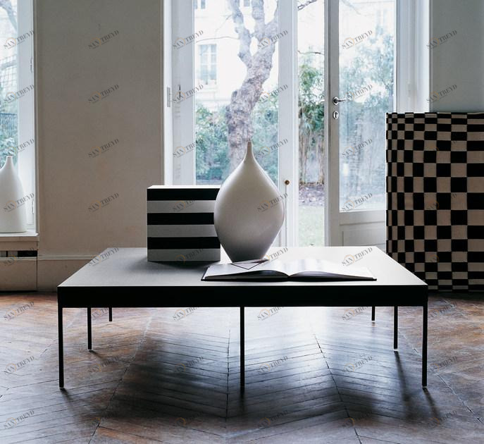 Maxalto Низкий квадратный журнальный столик из массива дерева Ebe sun-id-1346696