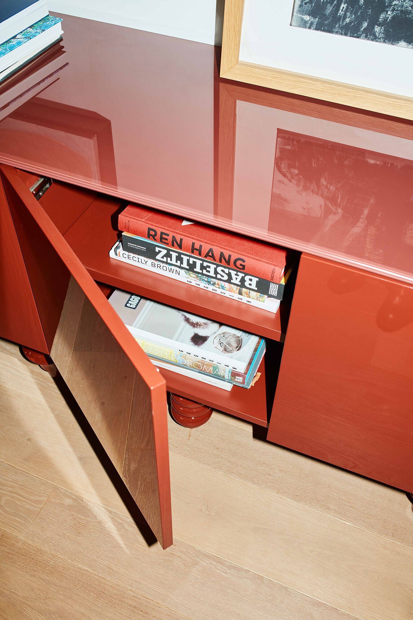 Шкаф из лакированного МДФ с распашными дверями BD Barcelona Multileg ARCH-00089777 - Вид №11