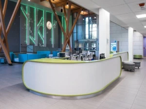 Avonite Surfaces Банко-приемная на твердой поверхности Avonite