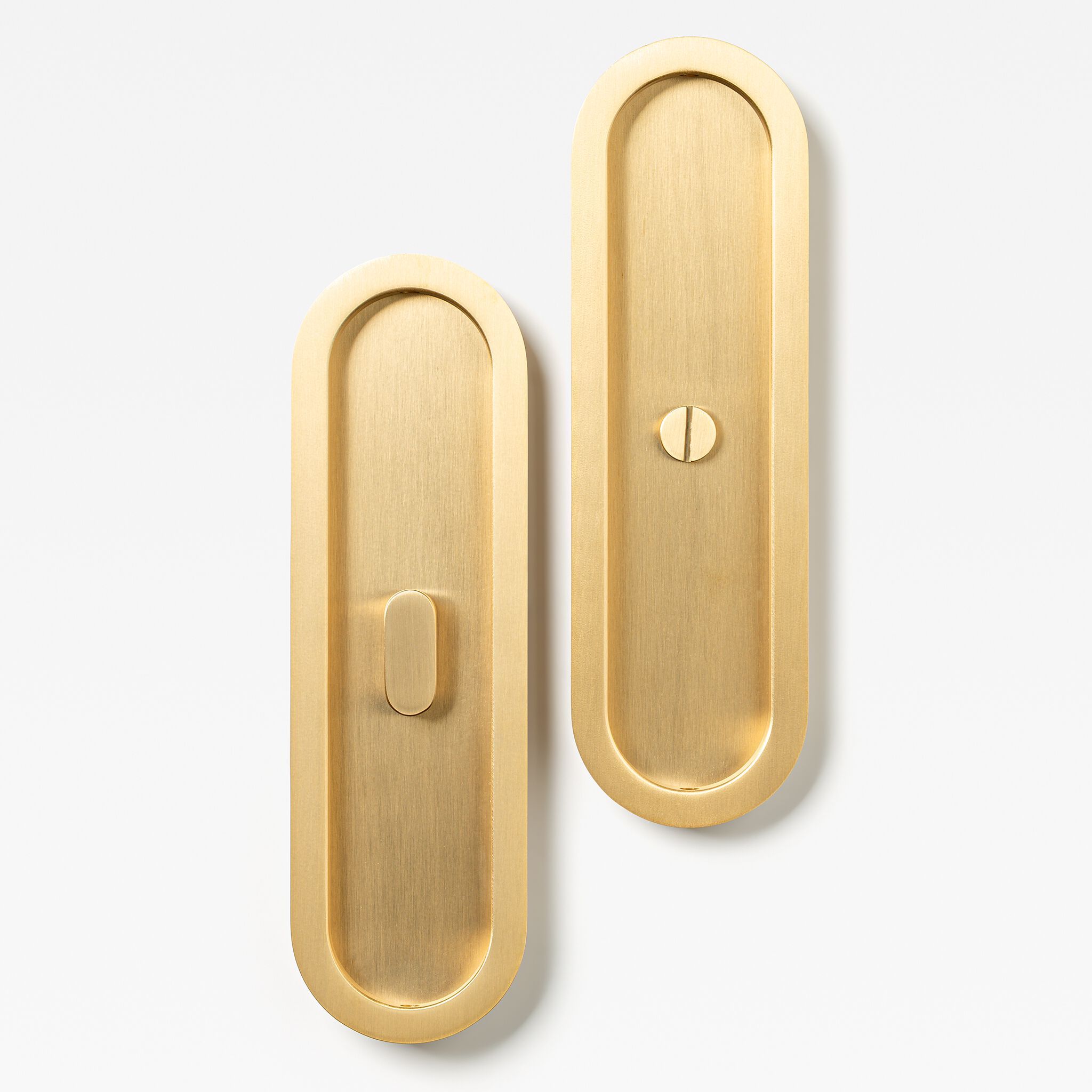 Латунная утопленная ручка Lo & Co Interiors Flush Pull ARCH-00130591 - Вид №6