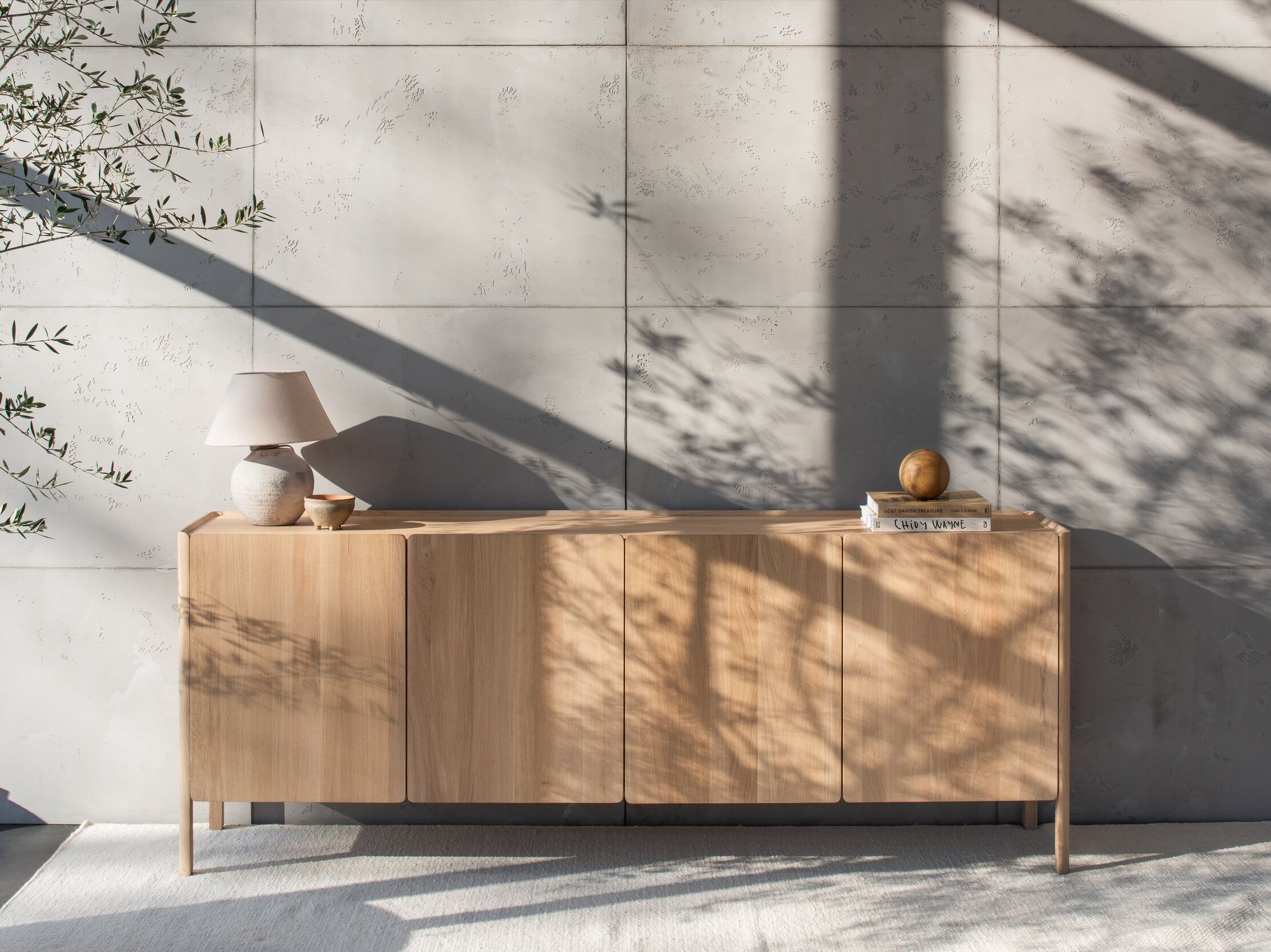 Шкаф из дуба с распашными дверями Gazzda DVOR ARCH-00078635 - Вид №1