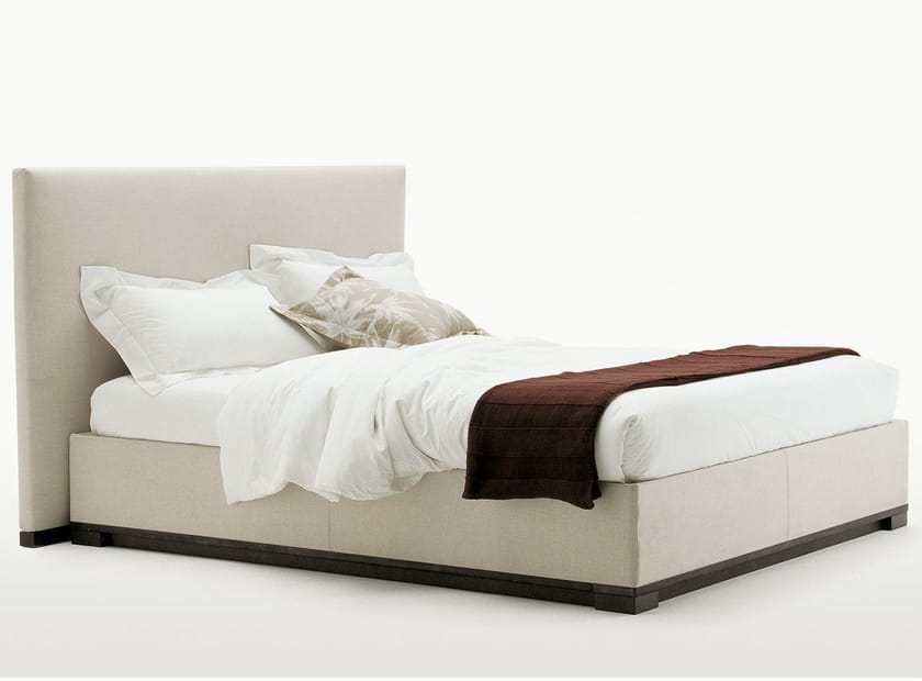 Двуспальная кровать для хранения ткани с мягким изголовьем Maxalto Bauci ARCH-00140537