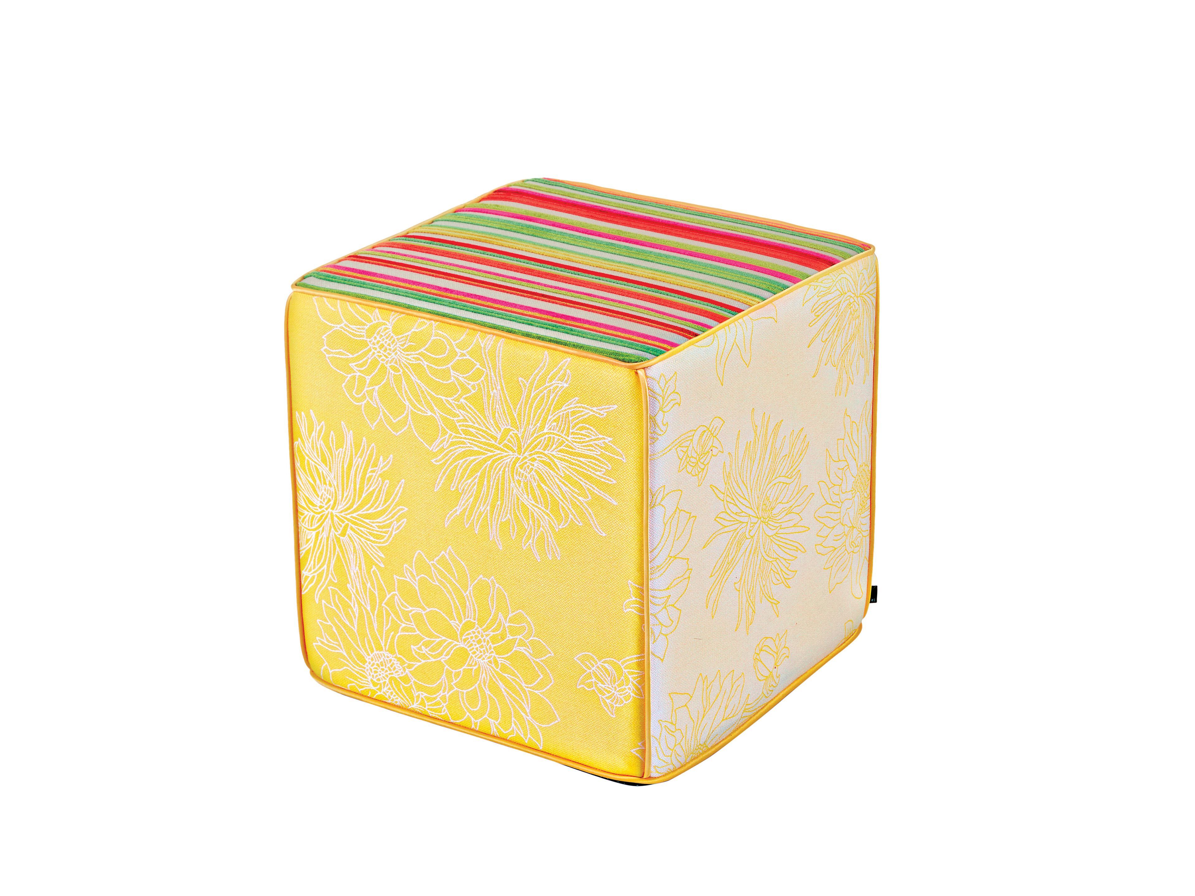 Квадратный пуф из ткани K-3 Hana Pop ARCH-00074392