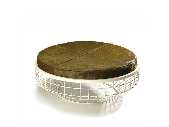 Круглый низкий журнальный столик с мягким верхом Mambo Unlimited Ideas ARCH-00083205 - Вид №1