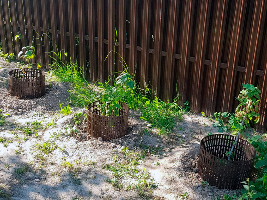 Защитно-декоративное ограждение, цвет коричневый 4 шт ГеоПластБорд GPBST-186 - Вид №1