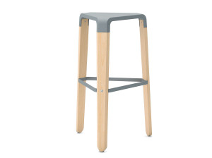 Высокий деревянный табурет с подставкой для ног