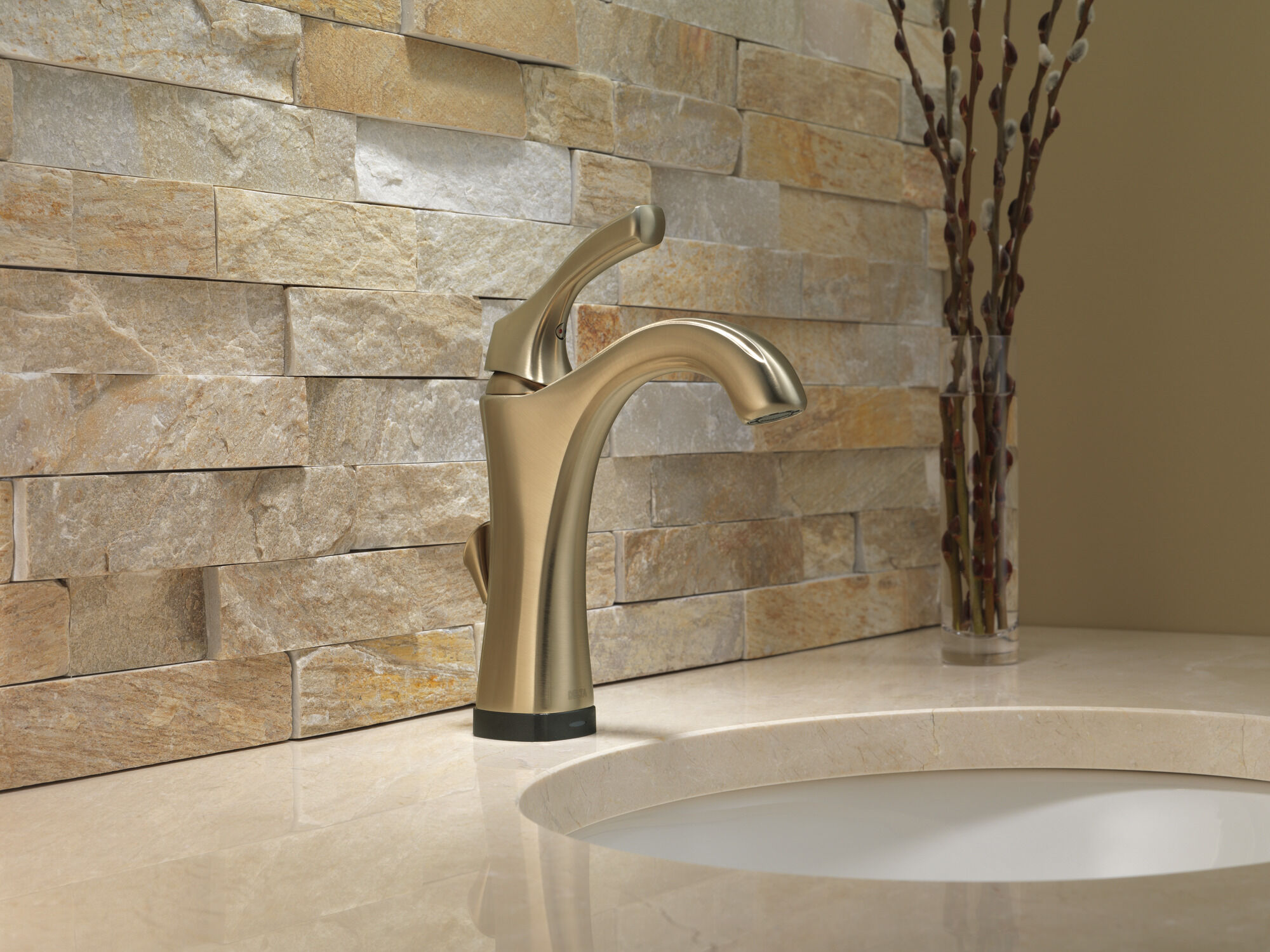 592T-CZ-DST Смеситель для ванной с одной ручкой с технологией Touch2O.xt® Delta Faucet Addison Шампанское бронза  - Вид №3