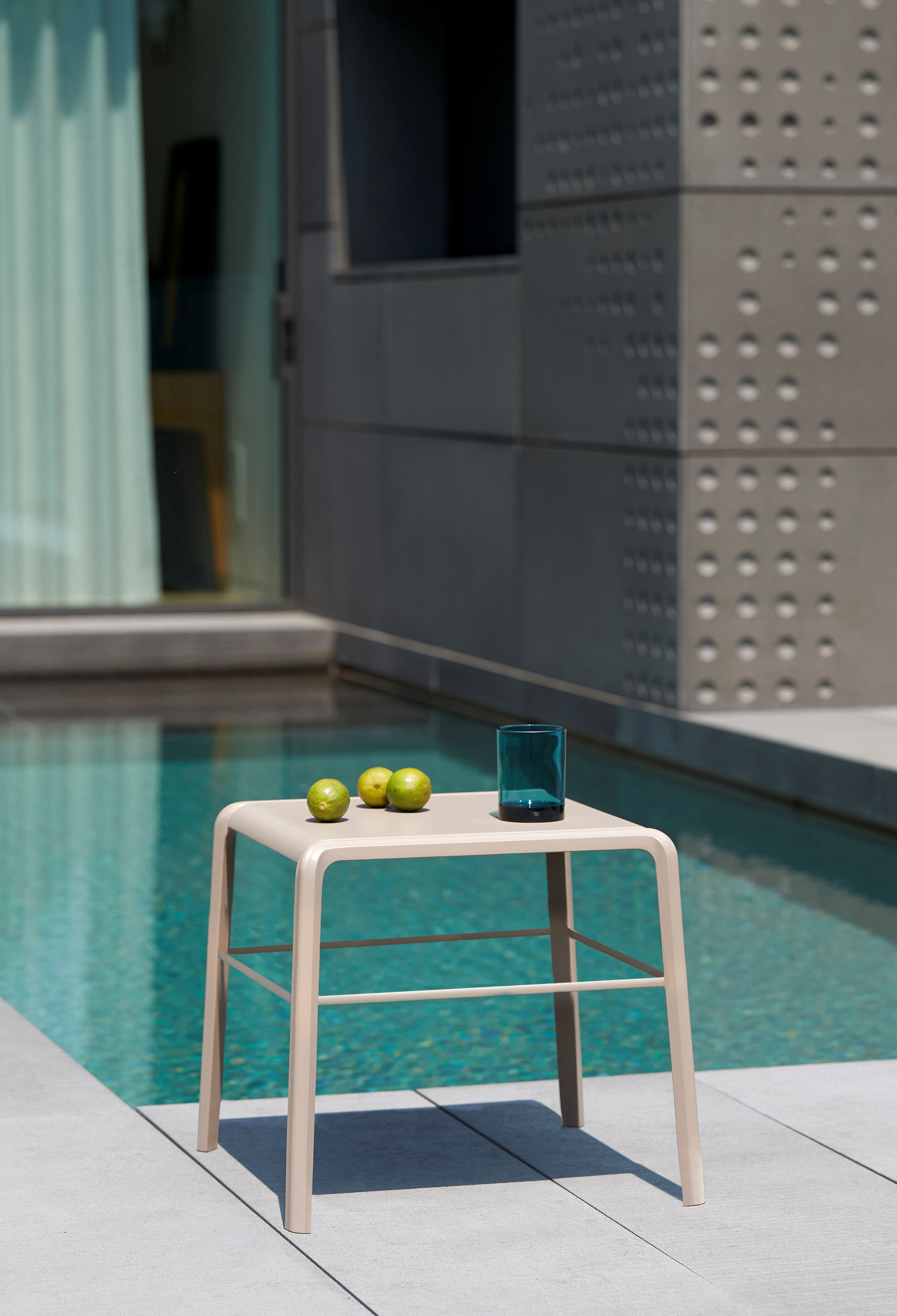 Журнальный столик из инженерного пластика S-CAB SIDE TABLE VELA ARCH-00054056 - Вид №4