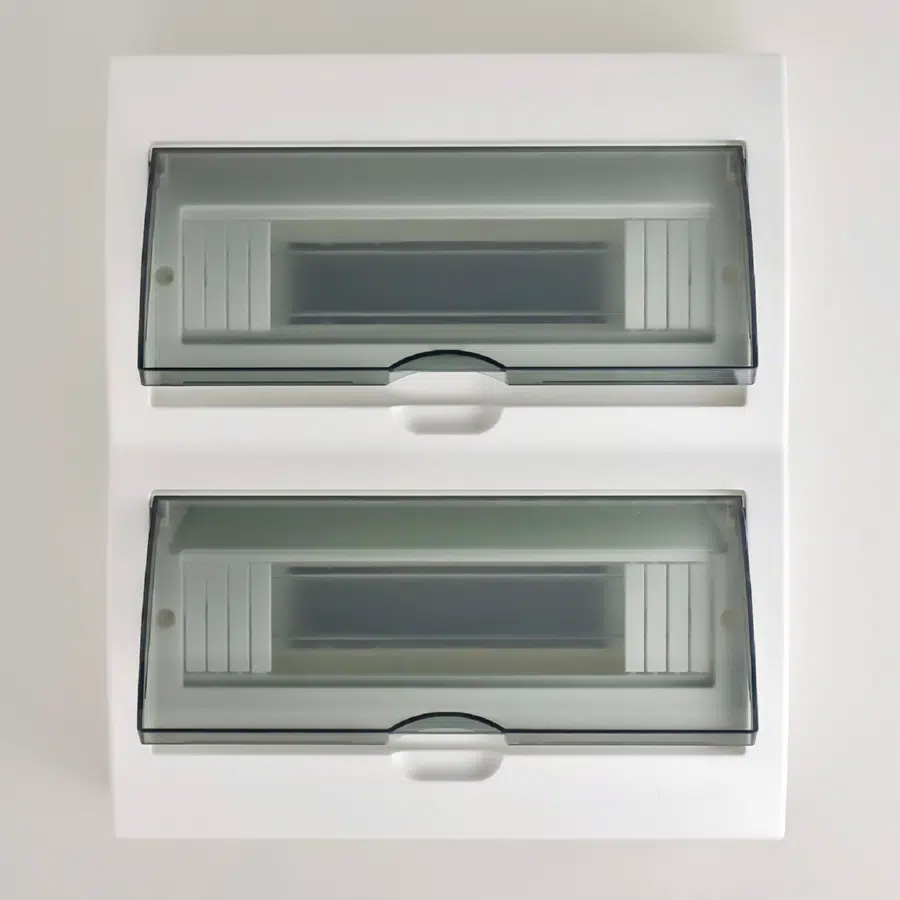 LUXRAY Боксс прозрачной крышкой ЩРН-П-24 для наружной установки LEZARD 731-2000-024