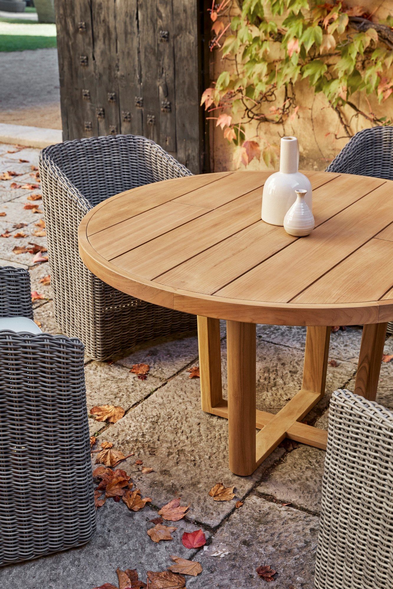 Круглый стол из тикового дерева POINT Heritage ARCH-00153262 - Вид №3