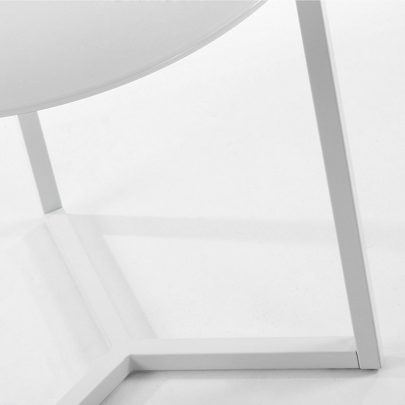 023589 Столик белый La Forma Marae  - Вид №3