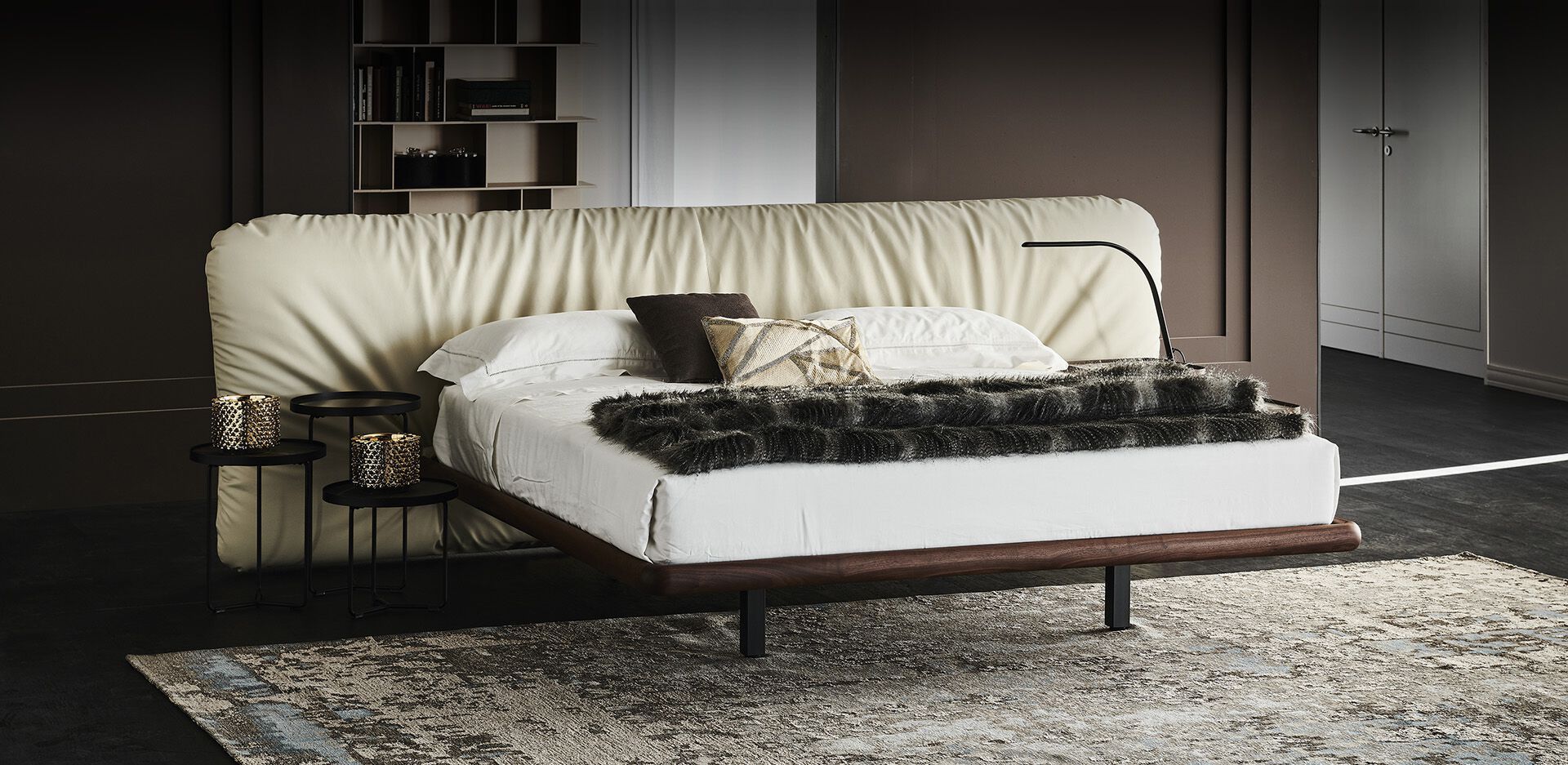 Двуспальная кровать с мягким изголовьем Cattelan italia MARLON ARCH-00069112 - Вид №1