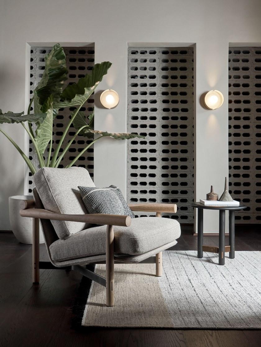 District Eight Кресло из дерева с подлокотниками Stilt M2016-a  - Вид №3