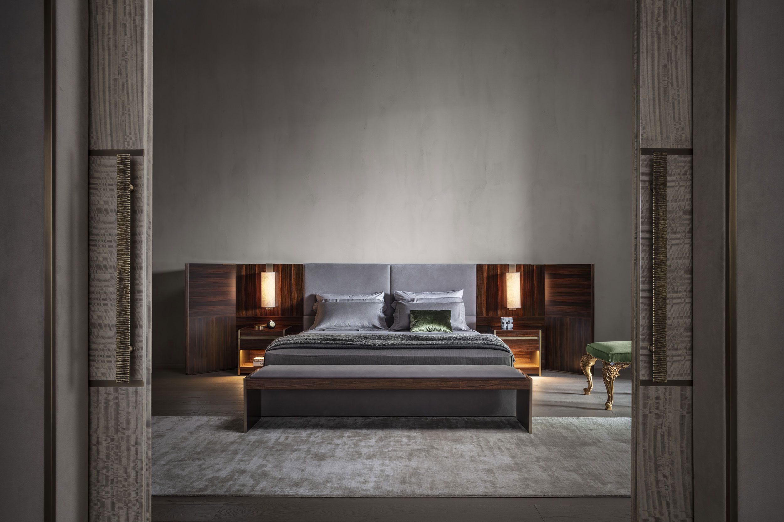 Кожаный и деревянный изголовье для двуспальной кровати OAK Metronome ARCH-00110756 - Вид №5