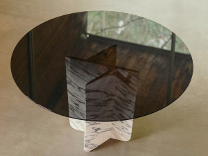 Мраморный стол