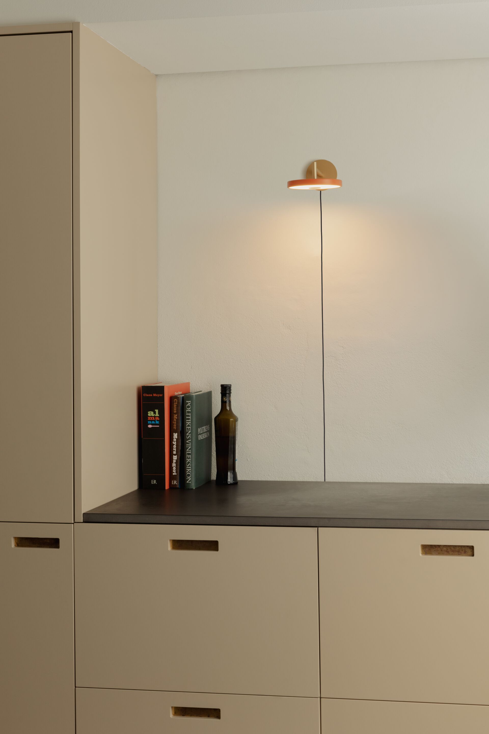 Регулируемый настенный светильник UMAGE Asteria ARCH-00094671 - Вид №4