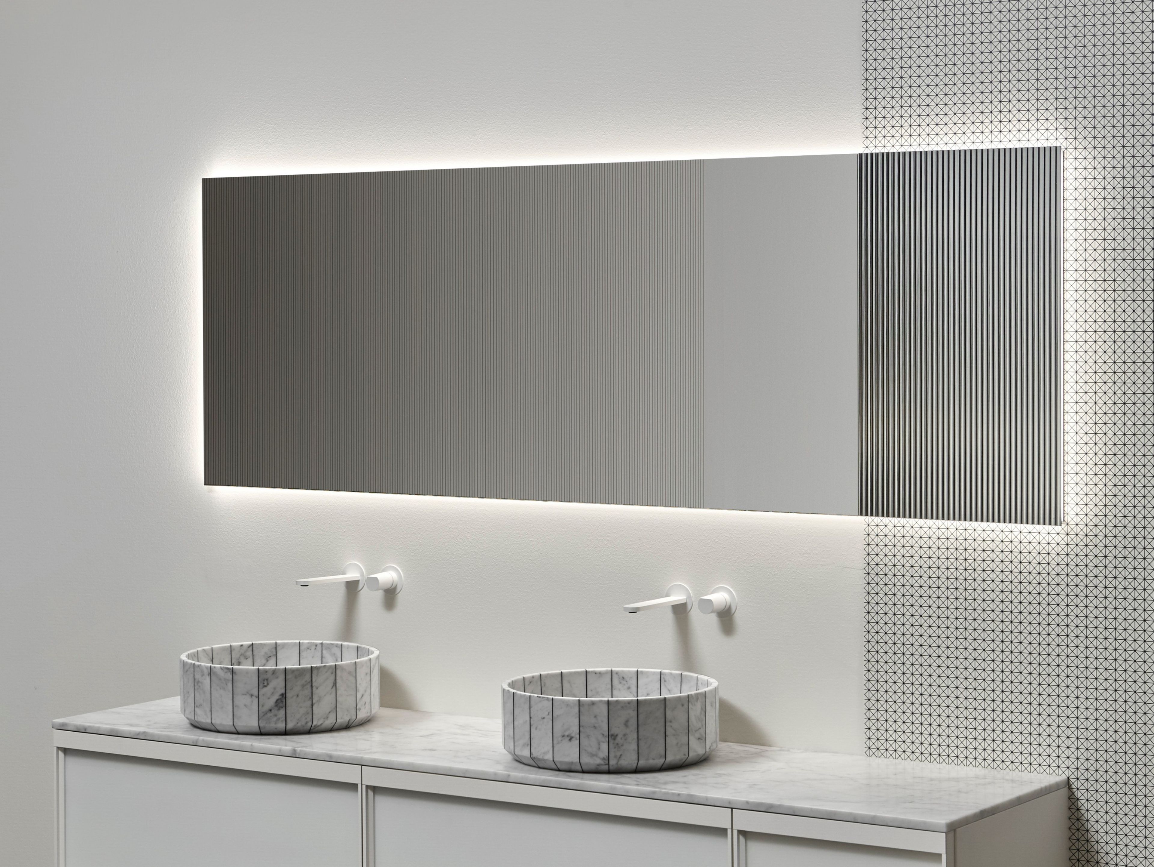 Зеркало со встроенным настенным освещением Antoniolupi DISTINTO ARCH-00123749