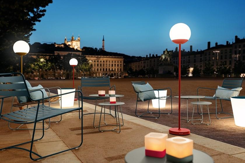 Fermob Садовое кресло из тика с подлокотниками Surprising 1244 - Вид №2