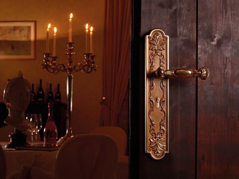 LINEA CALI' Ручка дверная в стиле барокко с замком на пластине Queen sun-id-1344573 - Вид №1