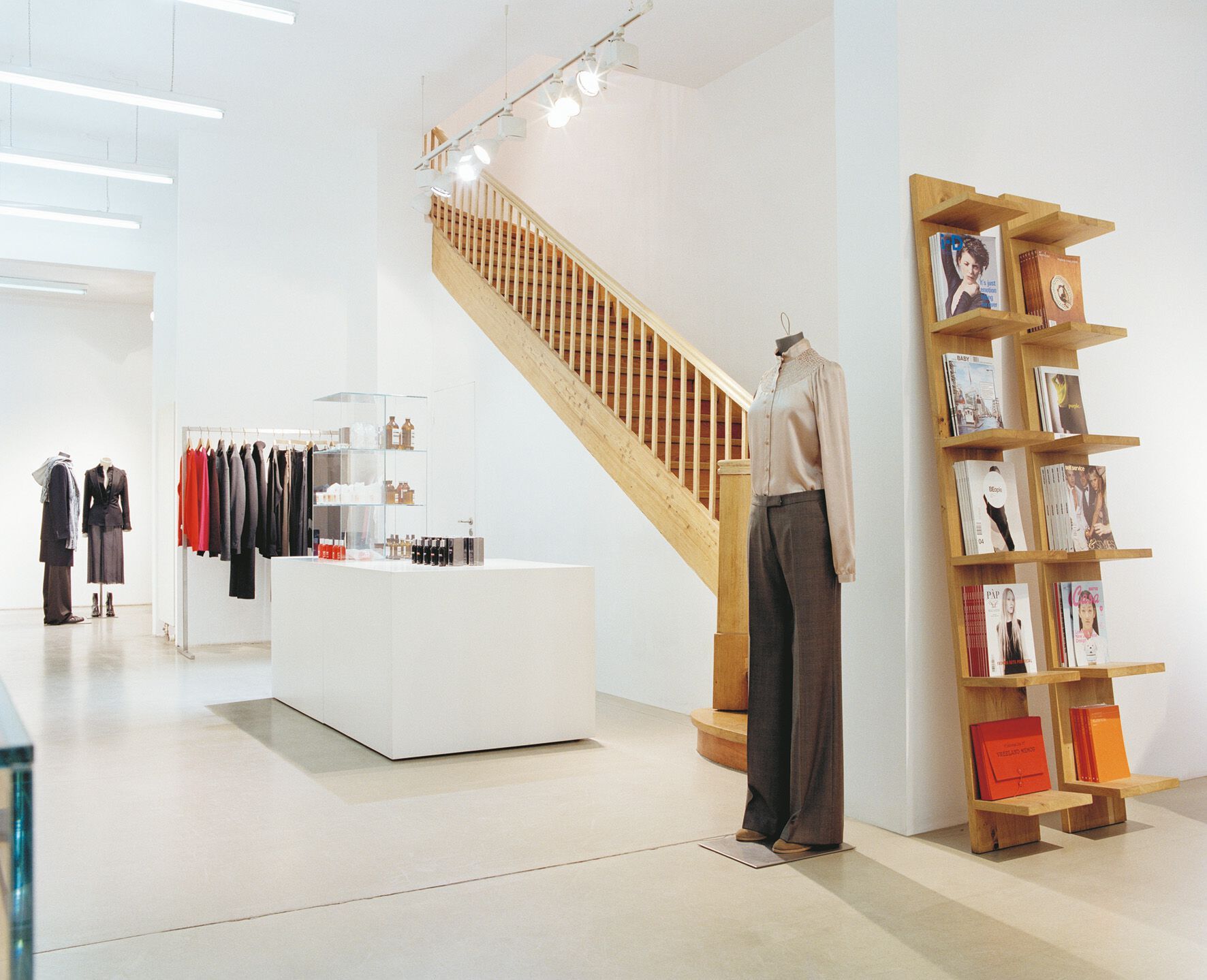 Деревянный книжный шкаф e15 MATE ARCH-00070271 - Вид №3