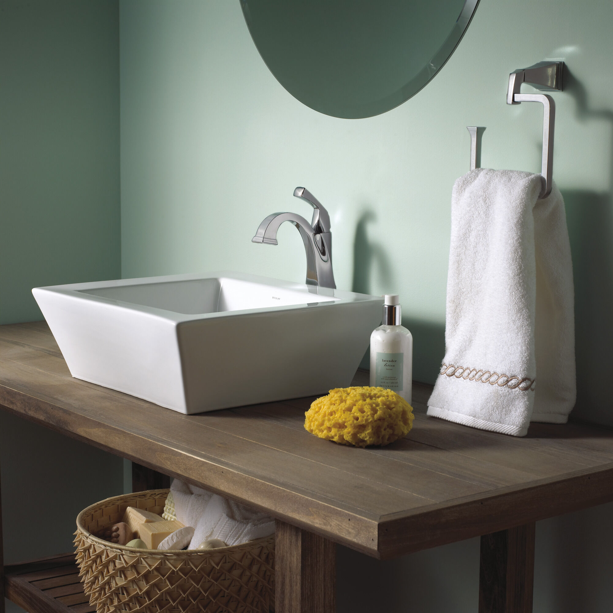 Смеситель для ванной комнаты с одной ручкой, центральный - меньше всплывающих окон Delta Faucet 751-PT-DST - Вид №1