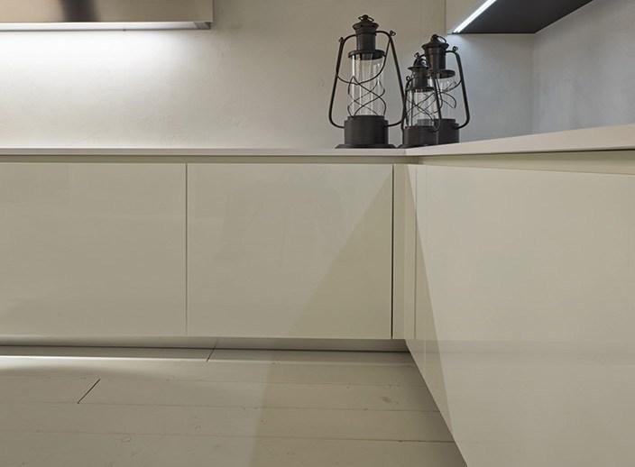 RIFRA Глянцевая белая лакированная кухня Line sun-id-1481454 - Вид №5