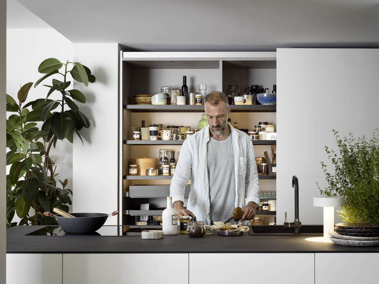 Шкаф с копланарными дверцами Novamobili MIDDLE ARCH-00033154 - Вид №2