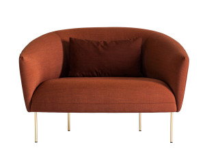 Тканевое кресло с подлокотниками