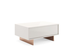 Деревянная тумбочка