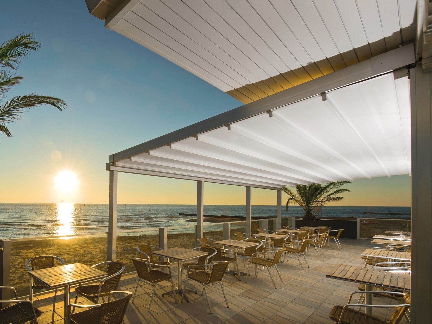 Алюминиевая пергола с раздвижной крышкой Pratic Tecnic ARCH-00048592