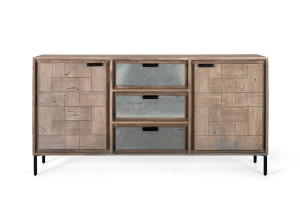 Шкаф из акации с распашными дверями