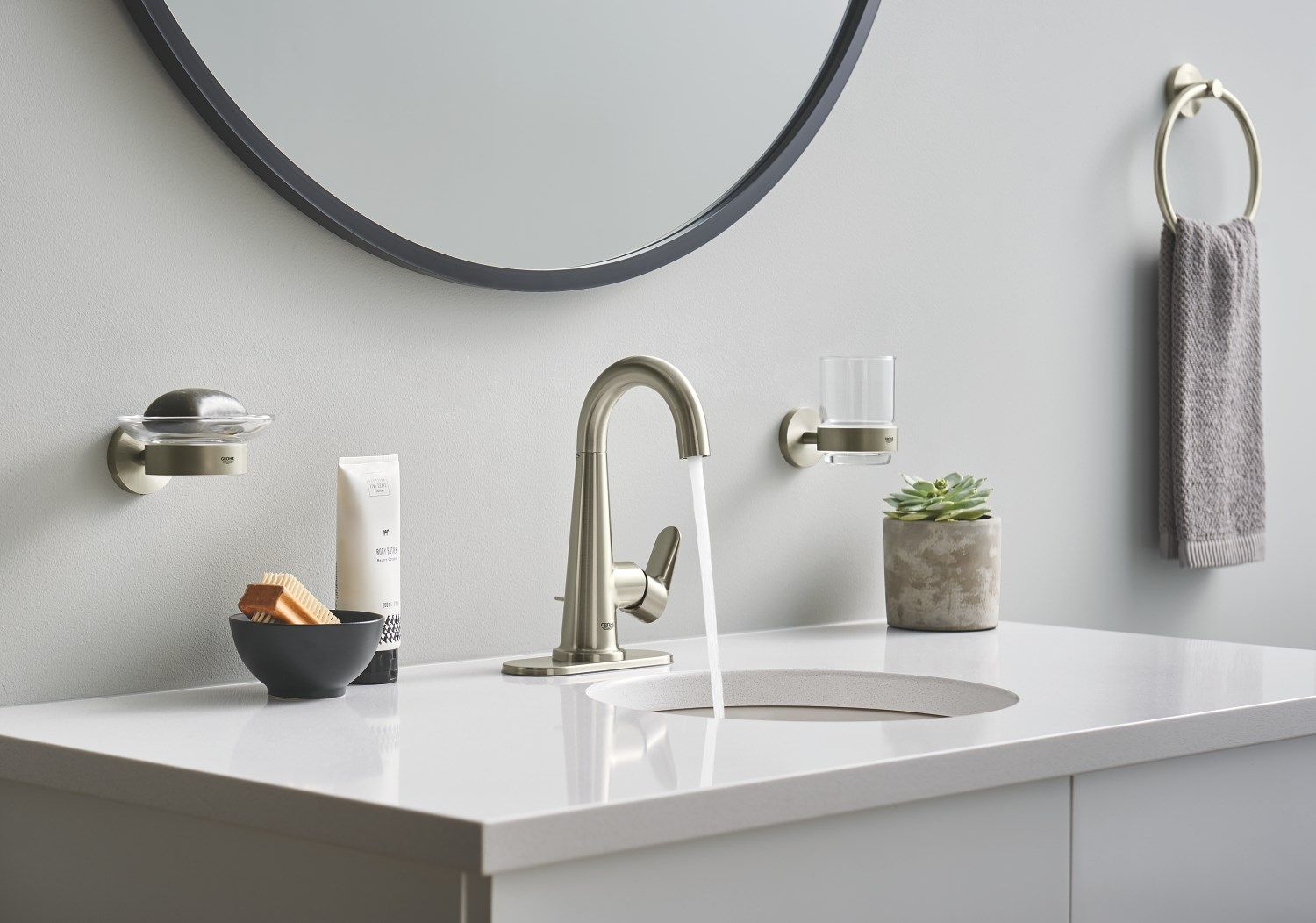 Держатель для полотенец с металлическим кольцом Grohe Essentials ARCH-00098358 - Вид №6